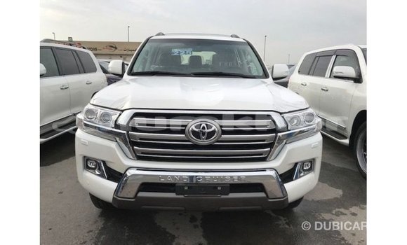 Buy Import Toyota Land Cruiser White Car in Import - Dubai in Bumthang Buy Import Toyota Land Cruiser White Car in Import - Dubai in Bumthang
