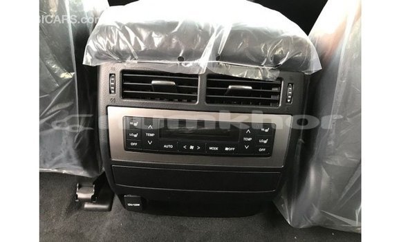 Buy Import Toyota Land Cruiser White Car in Import - Dubai in Bumthang Buy Import Toyota Land Cruiser White Car in Import - Dubai in Bumthang