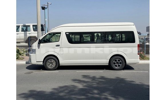 Buy Import Toyota Hiace White Car in Import - Dubai in Bumthang Buy Import Toyota Hiace White Car in Import - Dubai in Bumthang