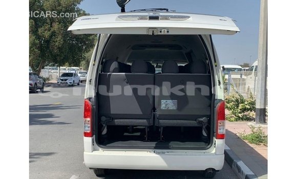Buy Import Toyota Hiace White Car in Import - Dubai in Bumthang Buy Import Toyota Hiace White Car in Import - Dubai in Bumthang