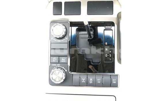 Buy Import Toyota Land Cruiser Black Car in Import - Dubai in Bumthang Buy Import Toyota Land Cruiser Black Car in Import - Dubai in Bumthang