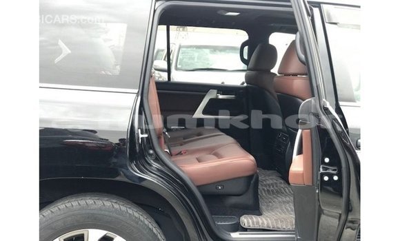 Buy Import Toyota Land Cruiser Black Car in Import - Dubai in Bumthang Buy Import Toyota Land Cruiser Black Car in Import - Dubai in Bumthang