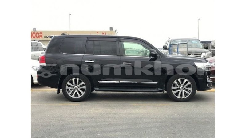 Big with watermark toyota land cruiser bumthang import dubai 3610