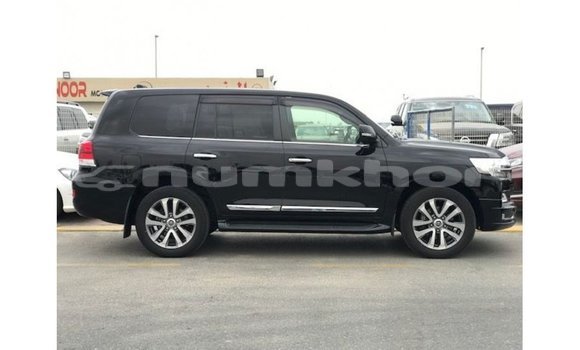 Buy Import Toyota Land Cruiser Black Car in Import - Dubai in Bumthang Buy Import Toyota Land Cruiser Black Car in Import - Dubai in Bumthang