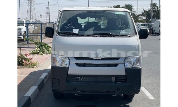 Buy Import Toyota Hiace White Car in Import - Dubai in Bumthang Buy Import Toyota Hiace White Car in Import - Dubai in Bumthang