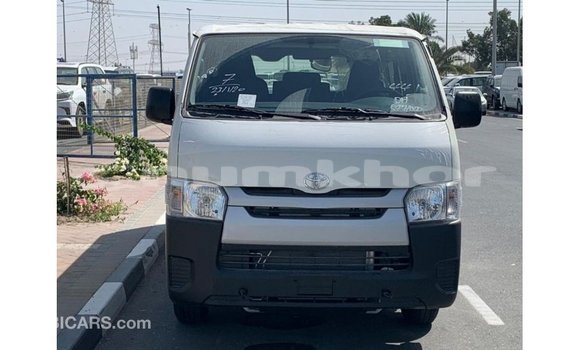 Buy Import Toyota Hiace White Car in Import - Dubai in Bumthang Buy Import Toyota Hiace White Car in Import - Dubai in Bumthang