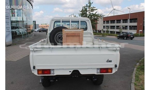 Buy Import Toyota Land Cruiser White Car in Import - Dubai in Bumthang Buy Import Toyota Land Cruiser White Car in Import - Dubai in Bumthang