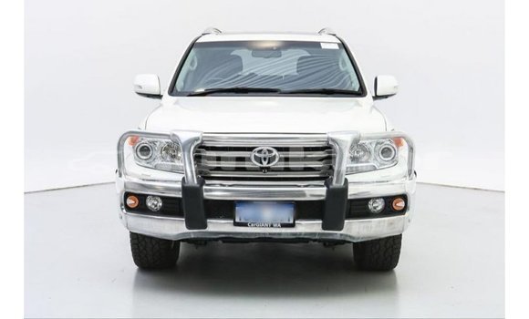 Buy Import Toyota Land Cruiser White Car in Import - Dubai in Bumthang Buy Import Toyota Land Cruiser White Car in Import - Dubai in Bumthang