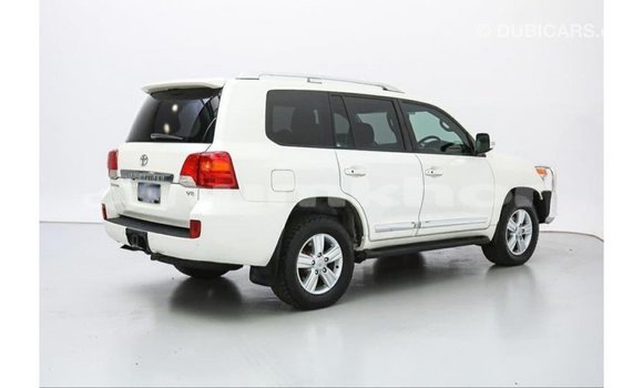 Buy Import Toyota Land Cruiser White Car in Import - Dubai in Bumthang Buy Import Toyota Land Cruiser White Car in Import - Dubai in Bumthang