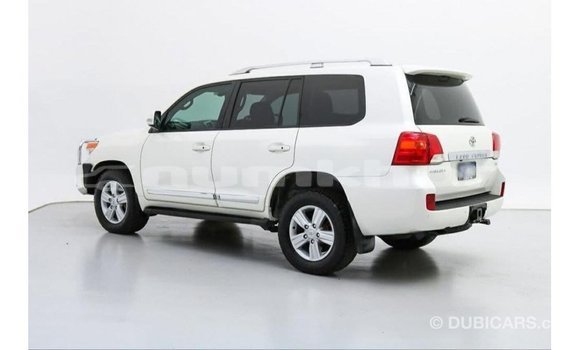 Buy Import Toyota Land Cruiser White Car in Import - Dubai in Bumthang Buy Import Toyota Land Cruiser White Car in Import - Dubai in Bumthang