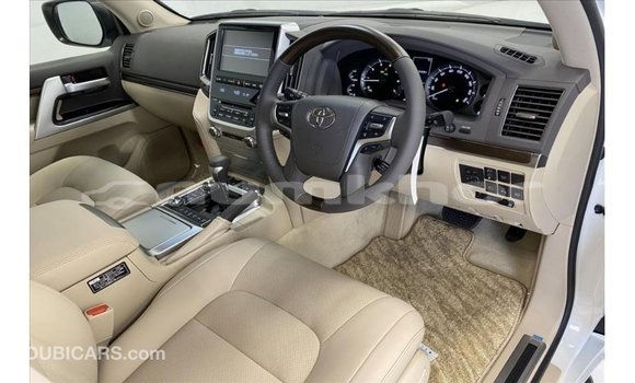 Buy Import Toyota Land Cruiser White Car in Import - Dubai in Bumthang Buy Import Toyota Land Cruiser White Car in Import - Dubai in Bumthang