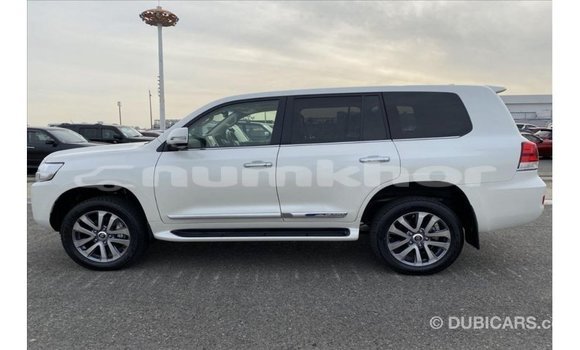 Buy Import Toyota Land Cruiser White Car in Import - Dubai in Bumthang Buy Import Toyota Land Cruiser White Car in Import - Dubai in Bumthang
