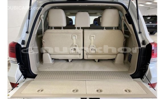 Buy Import Toyota Land Cruiser White Car in Import - Dubai in Bumthang Buy Import Toyota Land Cruiser White Car in Import - Dubai in Bumthang