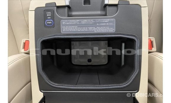 Buy Import Toyota Land Cruiser White Car in Import - Dubai in Bumthang Buy Import Toyota Land Cruiser White Car in Import - Dubai in Bumthang