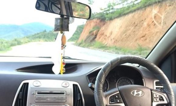 Buy Used Hyundai i10 Silver Car in Thimphu in Timphu Buy Used Hyundai i10 Silver Car in Thimphu in Timphu