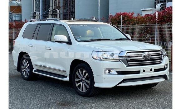 Buy Import Toyota Land Cruiser White Car in Import - Dubai in Bumthang Buy Import Toyota Land Cruiser White Car in Import - Dubai in Bumthang