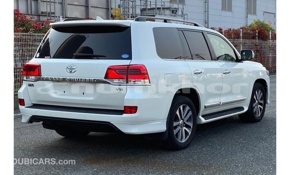 Buy Import Toyota Land Cruiser White Car in Import - Dubai in Bumthang Buy Import Toyota Land Cruiser White Car in Import - Dubai in Bumthang