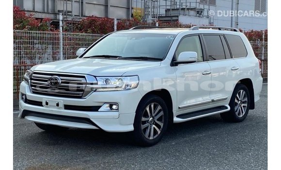 Buy Import Toyota Land Cruiser White Car in Import - Dubai in Bumthang Buy Import Toyota Land Cruiser White Car in Import - Dubai in Bumthang