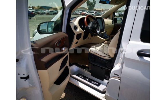 Buy Import Mercedes-Benz Vito White Car in Import - Dubai in Bumthang Buy Import Mercedes-Benz Vito White Car in Import - Dubai in Bumthang