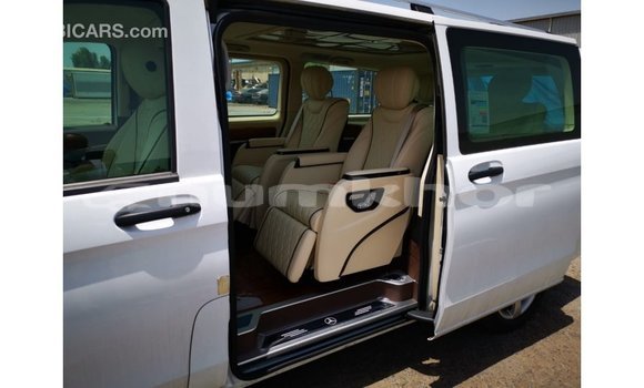 Buy Import Mercedes-Benz Vito White Car in Import - Dubai in Bumthang Buy Import Mercedes-Benz Vito White Car in Import - Dubai in Bumthang