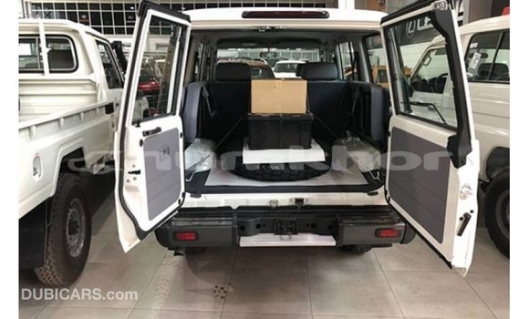 Buy Import Toyota Land Cruiser White Car in Import - Dubai in Bumthang Buy Import Toyota Land Cruiser White Car in Import - Dubai in Bumthang
