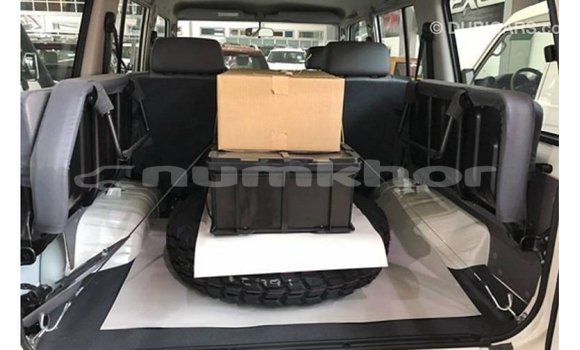 Buy Import Toyota Land Cruiser White Car in Import - Dubai in Bumthang Buy Import Toyota Land Cruiser White Car in Import - Dubai in Bumthang