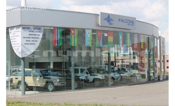 Buy Import Toyota Land Cruiser White Car in Import - Dubai in Bumthang Buy Import Toyota Land Cruiser White Car in Import - Dubai in Bumthang