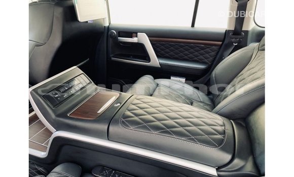 Buy Import Toyota Land Cruiser Black Car in Import - Dubai in Bumthang Buy Import Toyota Land Cruiser Black Car in Import - Dubai in Bumthang