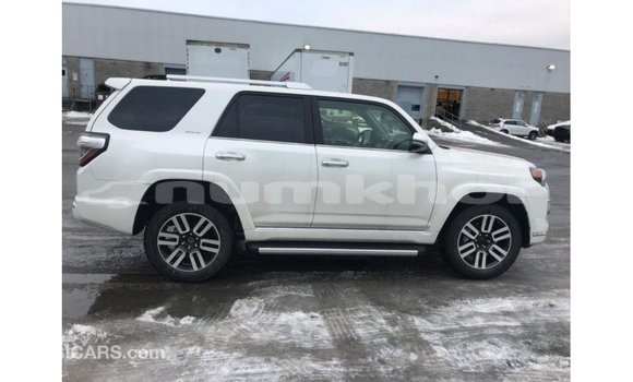 Buy Import Toyota 4Runner White Car in Import - Dubai in Bumthang Buy Import Toyota 4Runner White Car in Import - Dubai in Bumthang