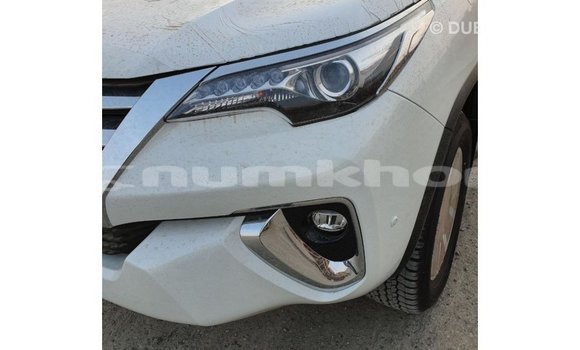 Buy Import Toyota Fortuner White Car in Import - Dubai in Bumthang Buy Import Toyota Fortuner White Car in Import - Dubai in Bumthang