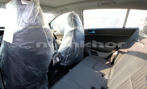 Buy Import Kia Sportage White Car in Import - Dubai in Bumthang Buy Import Kia Sportage White Car in Import - Dubai in Bumthang