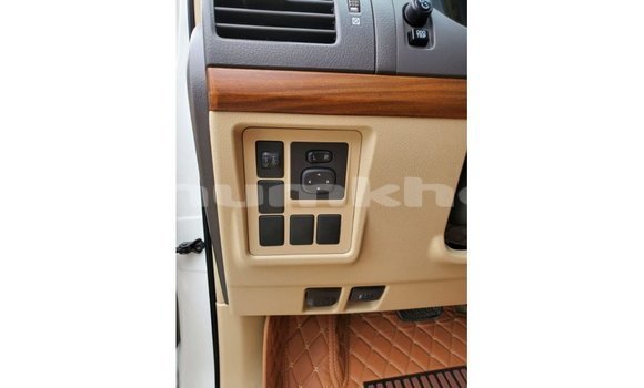Buy Import Toyota Prado White Car in Import - Dubai in Bumthang Buy Import Toyota Prado White Car in Import - Dubai in Bumthang