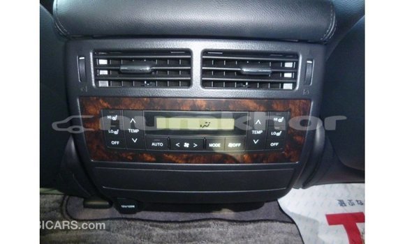 Buy Import Toyota Land Cruiser White Car in Import - Dubai in Bumthang Buy Import Toyota Land Cruiser White Car in Import - Dubai in Bumthang