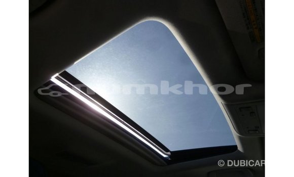 Buy Import Toyota Land Cruiser White Car in Import - Dubai in Bumthang Buy Import Toyota Land Cruiser White Car in Import - Dubai in Bumthang