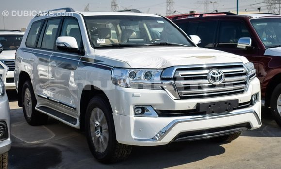 Buy Import Toyota Land Cruiser White Car in Import - Dubai in Bumthang Buy Import Toyota Land Cruiser White Car in Import - Dubai in Bumthang