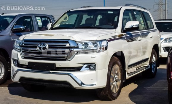 Buy Import Toyota Land Cruiser White Car in Import - Dubai in Bumthang Buy Import Toyota Land Cruiser White Car in Import - Dubai in Bumthang