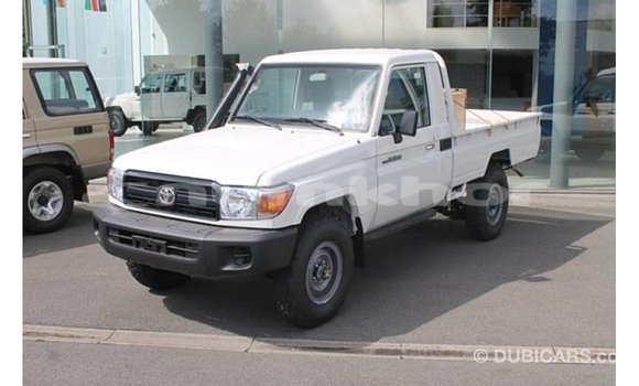 Buy Import Toyota Land Cruiser White Car in Import - Dubai in Bumthang Buy Import Toyota Land Cruiser White Car in Import - Dubai in Bumthang