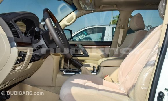 Buy Import Toyota Land Cruiser White Car in Import - Dubai in Bumthang Buy Import Toyota Land Cruiser White Car in Import - Dubai in Bumthang