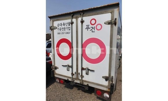 Buy Import Kia Carens White Car in Import - Dubai in Bumthang Buy Import Kia Carens White Car in Import - Dubai in Bumthang