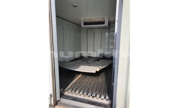 Buy Import Kia Carens White Car in Import - Dubai in Bumthang Buy Import Kia Carens White Car in Import - Dubai in Bumthang