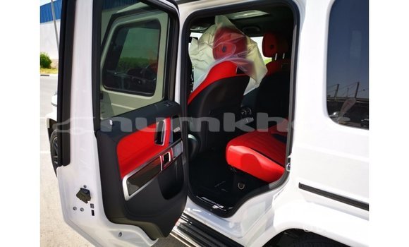 Buy Import Mercedes-Benz 190 White Car in Import - Dubai in Bumthang Buy Import Mercedes-Benz 190 White Car in Import - Dubai in Bumthang