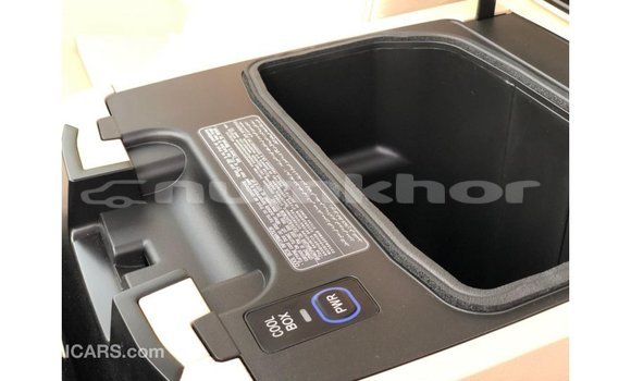 Buy Import Toyota Land Cruiser Black Car in Import - Dubai in Bumthang Buy Import Toyota Land Cruiser Black Car in Import - Dubai in Bumthang