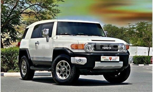 Buy Import Toyota FJ Cruiser White Car in Import - Dubai in Bumthang