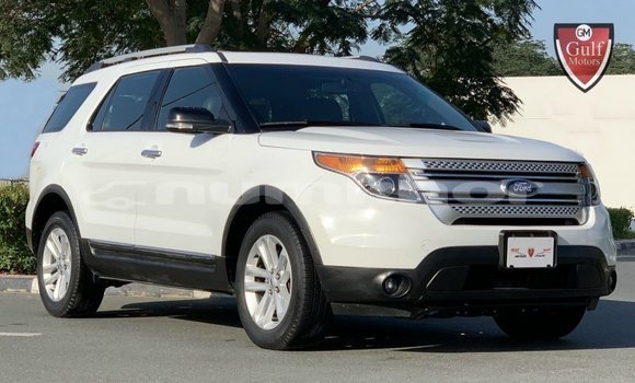 Buy Import Ford Explorer White Car in Import - Dubai in Bumthang