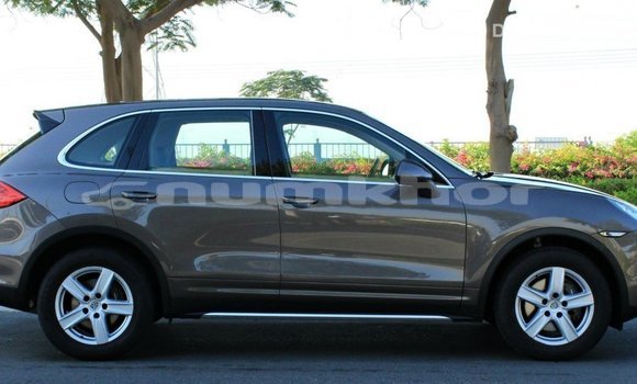 Buy Import Porsche Cayenne Brown Car in Import - Dubai in Bumthang Buy Import Porsche Cayenne Brown Car in Import - Dubai in Bumthang