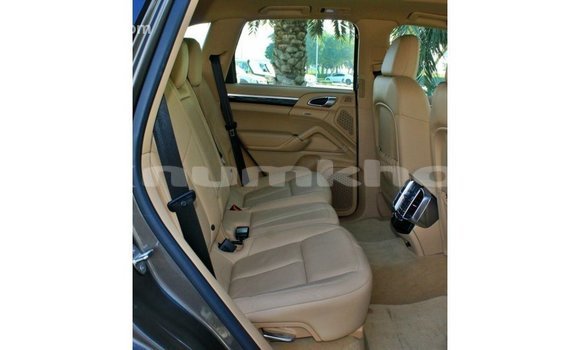 Buy Import Porsche Cayenne Brown Car in Import - Dubai in Bumthang Buy Import Porsche Cayenne Brown Car in Import - Dubai in Bumthang