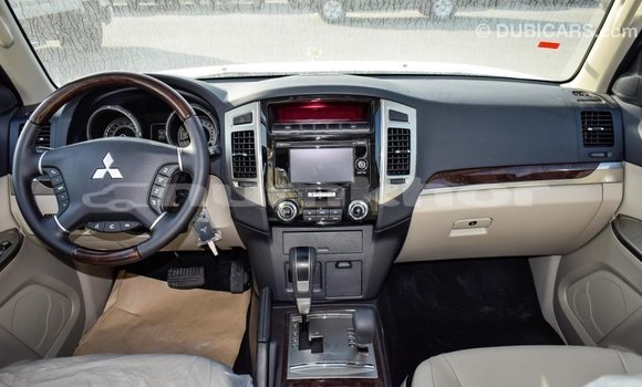 Buy Import Mitsubishi Pajero White Car in Import - Dubai in Bumthang Buy Import Mitsubishi Pajero White Car in Import - Dubai in Bumthang