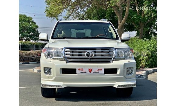 Buy Import Toyota Land Cruiser White Car in Import - Dubai in Bumthang Buy Import Toyota Land Cruiser White Car in Import - Dubai in Bumthang