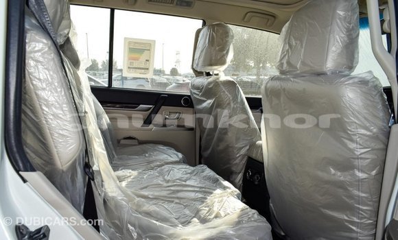 Buy Import Mitsubishi Pajero White Car in Import - Dubai in Bumthang Buy Import Mitsubishi Pajero White Car in Import - Dubai in Bumthang