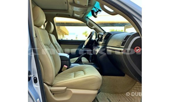 Buy Import Toyota Land Cruiser Blue Car in Import - Dubai in Bumthang Buy Import Toyota Land Cruiser Blue Car in Import - Dubai in Bumthang